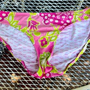 Lilly Pulitzer. See all pics. Slightly used but still